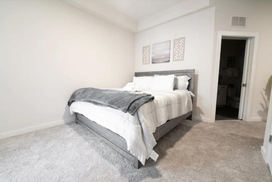 Luxury Apartment Wifi, Gym, Pool, Shops & Food! Unit 329 Charlotte Exteriör bild