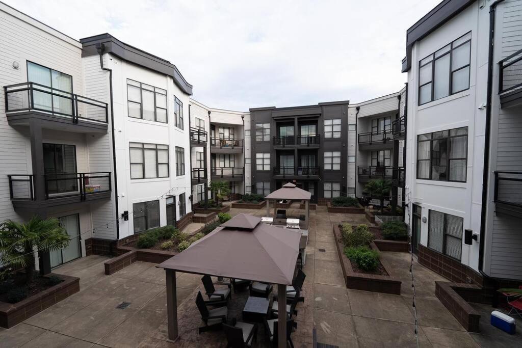 Luxury Apartment Wifi, Gym, Pool, Shops & Food! Unit 329 Charlotte Exteriör bild